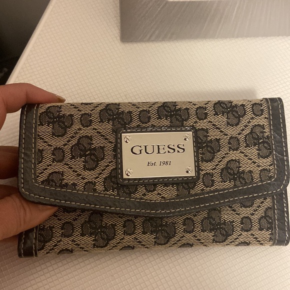 Brand new, Fossil, Guess, Nine West wallets - Picture 3 of 6